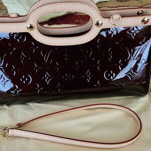 Louis Vuitton Roxbury vernis leather amarante